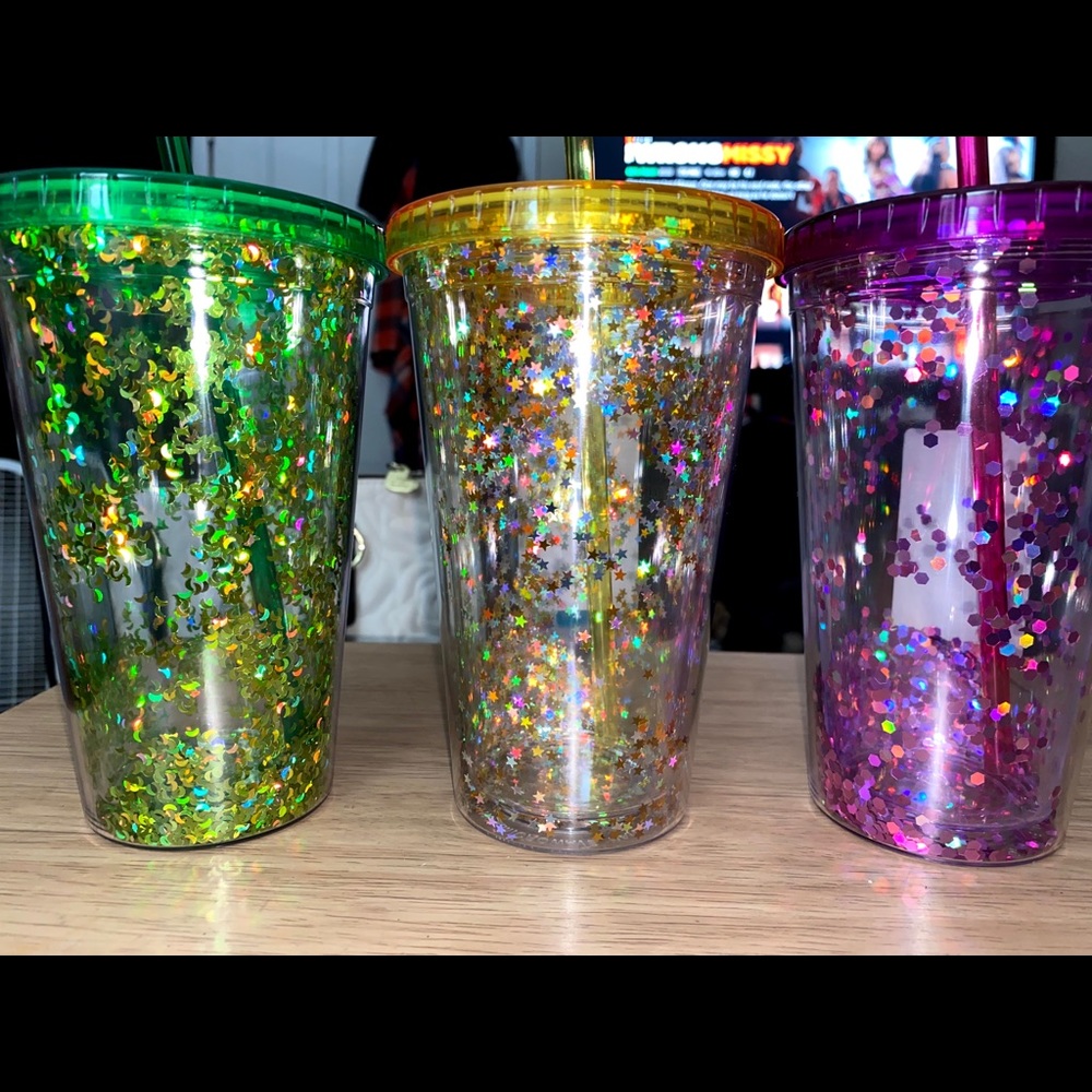 Lot of reusable glittery cups